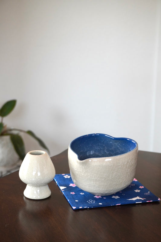 Katakuchi Chawan- Soft V Lip
